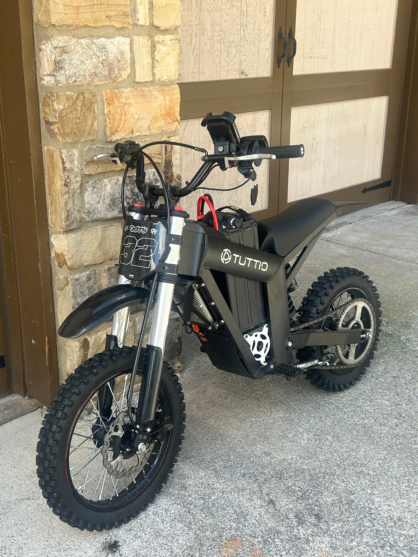 Tuttio Motor Cover