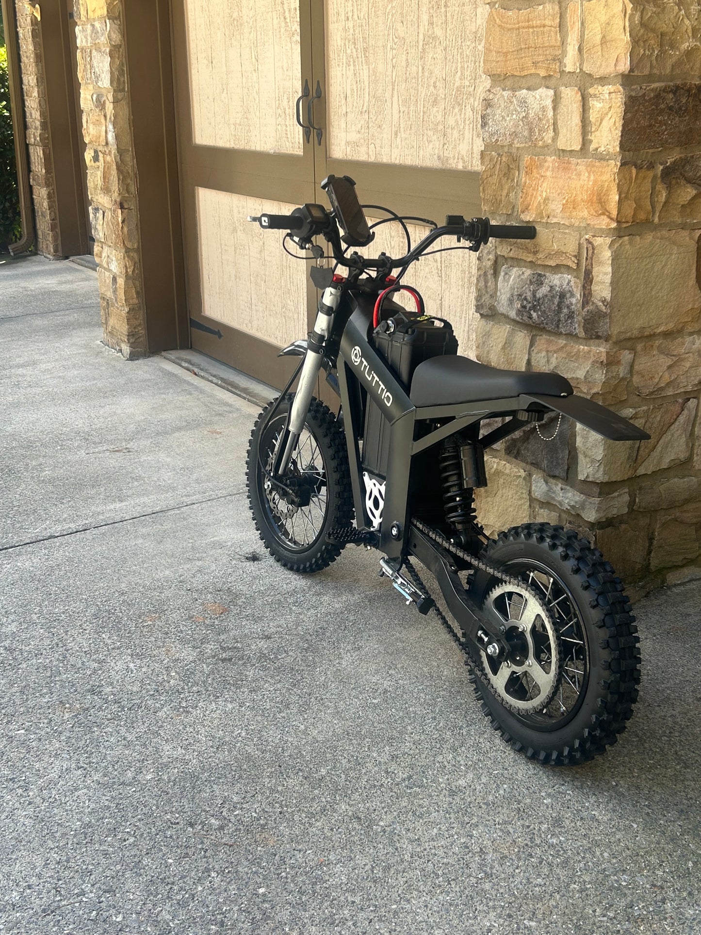 Tuttio Motor Cover