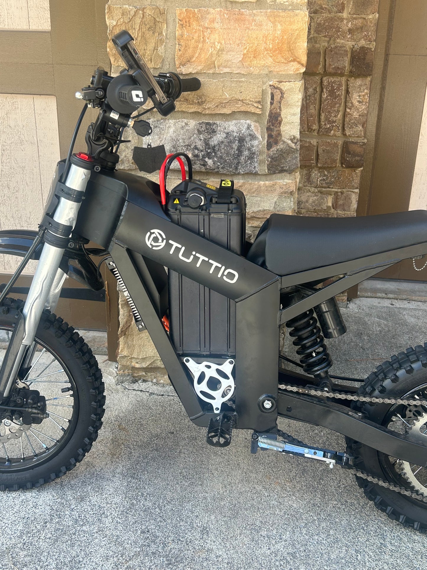 Tuttio Motor Cover